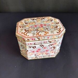 Vintage Meister Floral Tea Tin - made in Brazil